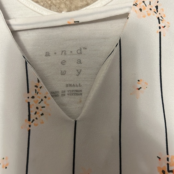 Dressy top - Picture 3 of 4